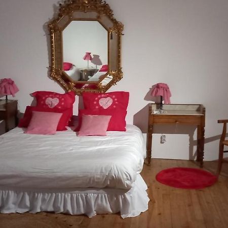 Bed and Breakfast Les Demeures De La Laigne Allas-Bocage Экстерьер фото