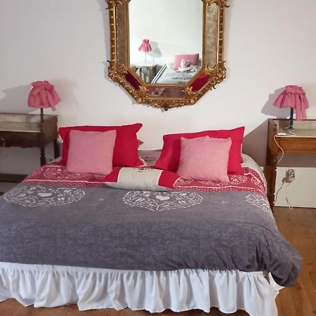 Bed and Breakfast Les Demeures De La Laigne Allas-Bocage Экстерьер фото