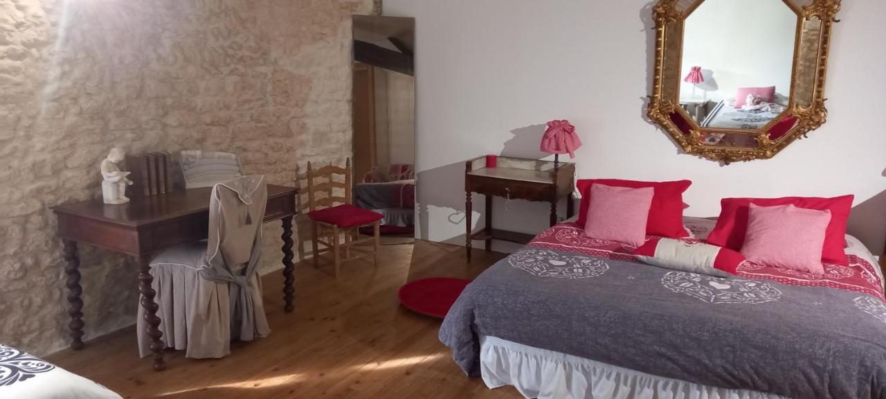 Bed and Breakfast Les Demeures De La Laigne Allas-Bocage Экстерьер фото