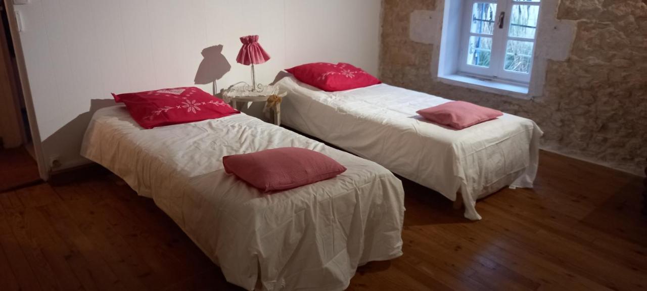 Bed and Breakfast Les Demeures De La Laigne Allas-Bocage Экстерьер фото