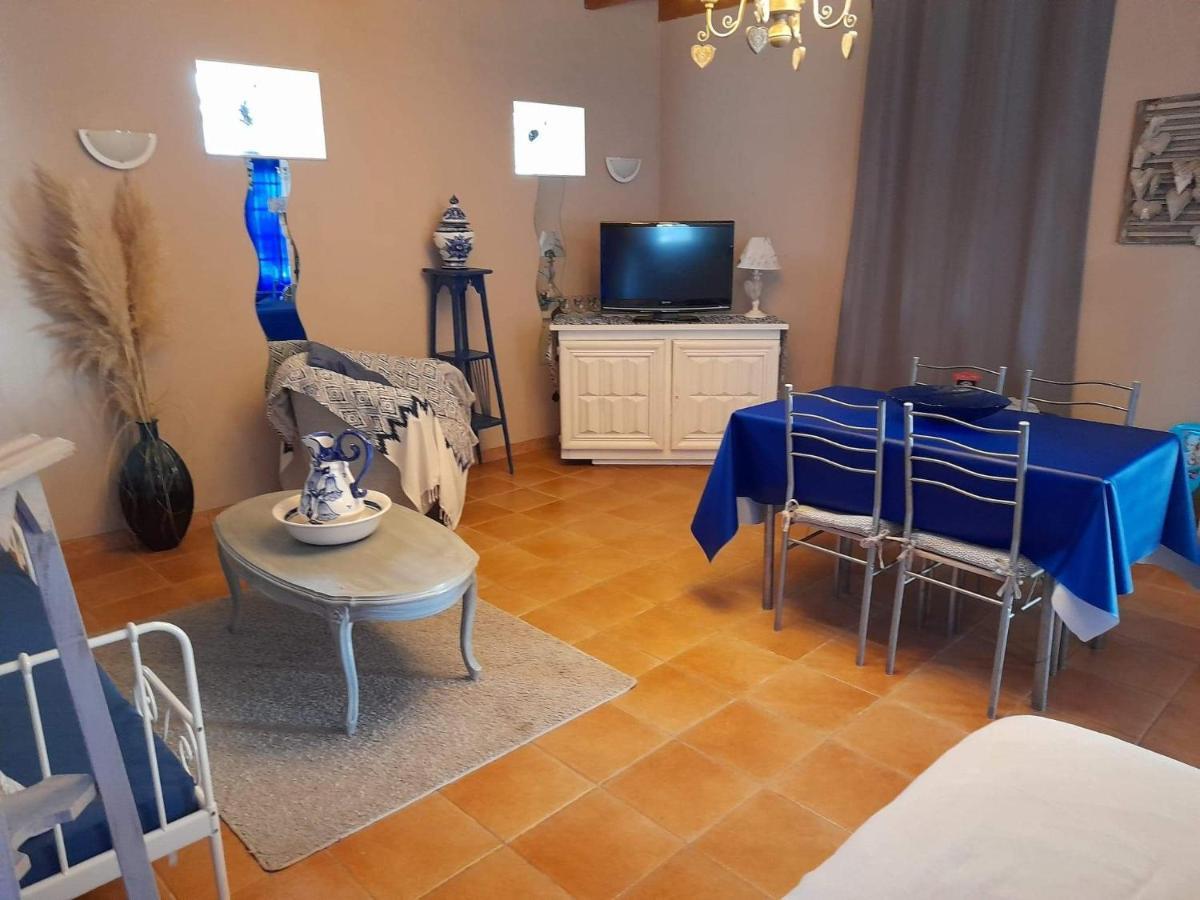 Bed and Breakfast Les Demeures De La Laigne Allas-Bocage Экстерьер фото