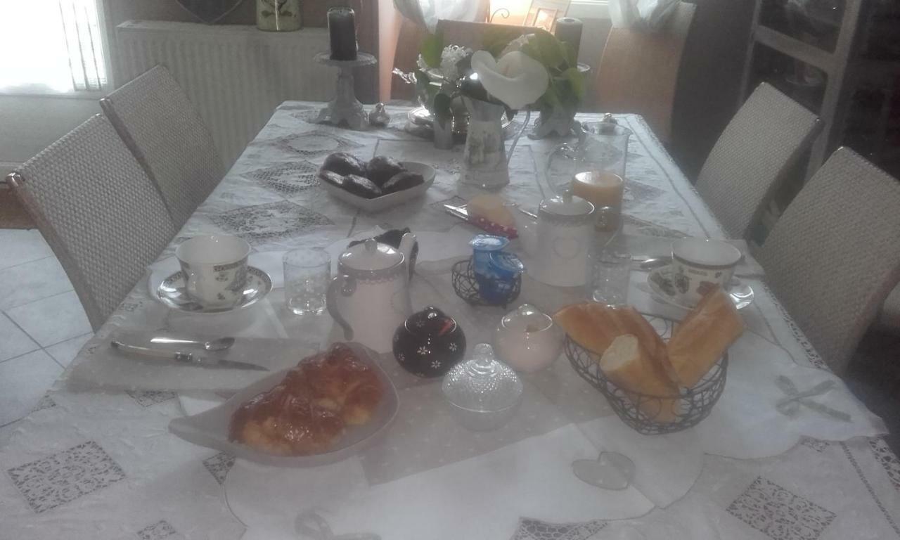 Bed and Breakfast Les Demeures De La Laigne Allas-Bocage Экстерьер фото