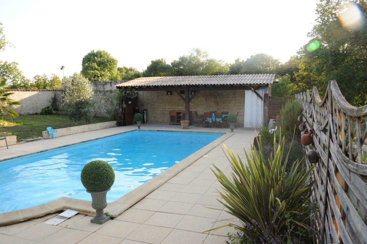 Bed and Breakfast Les Demeures De La Laigne Allas-Bocage Экстерьер фото