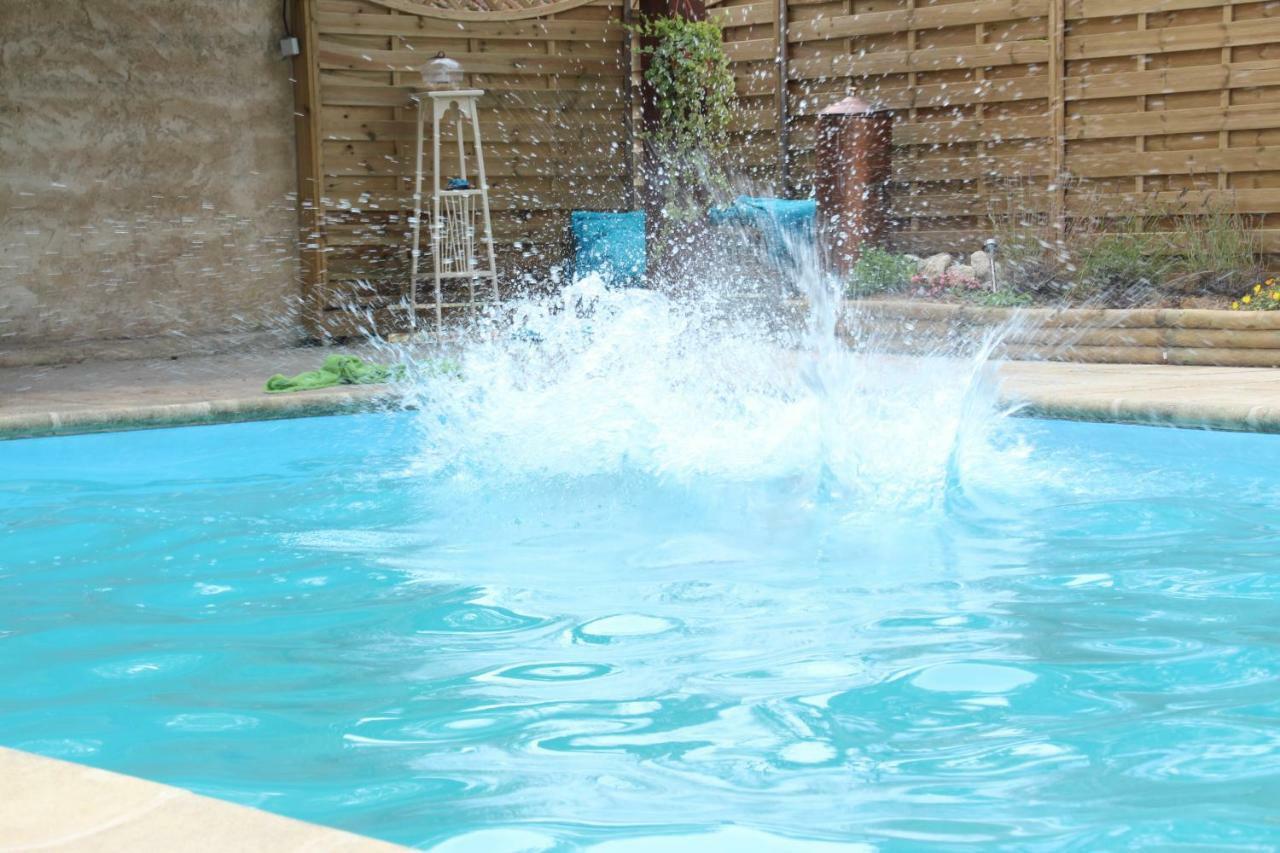 Bed and Breakfast Les Demeures De La Laigne Allas-Bocage Экстерьер фото