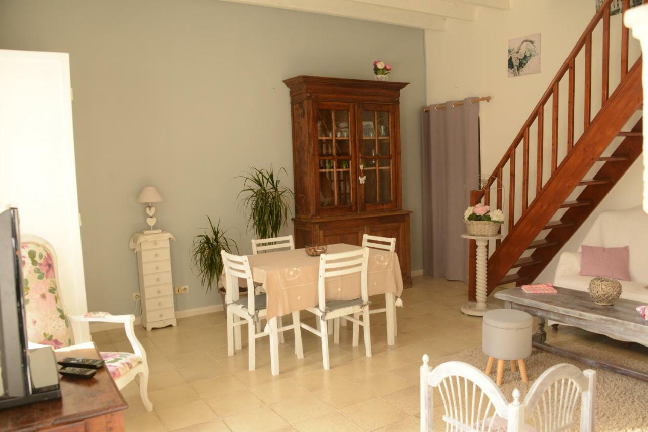 Bed and Breakfast Les Demeures De La Laigne Allas-Bocage Экстерьер фото