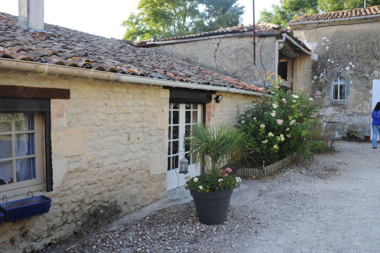 Bed and Breakfast Les Demeures De La Laigne Allas-Bocage Экстерьер фото